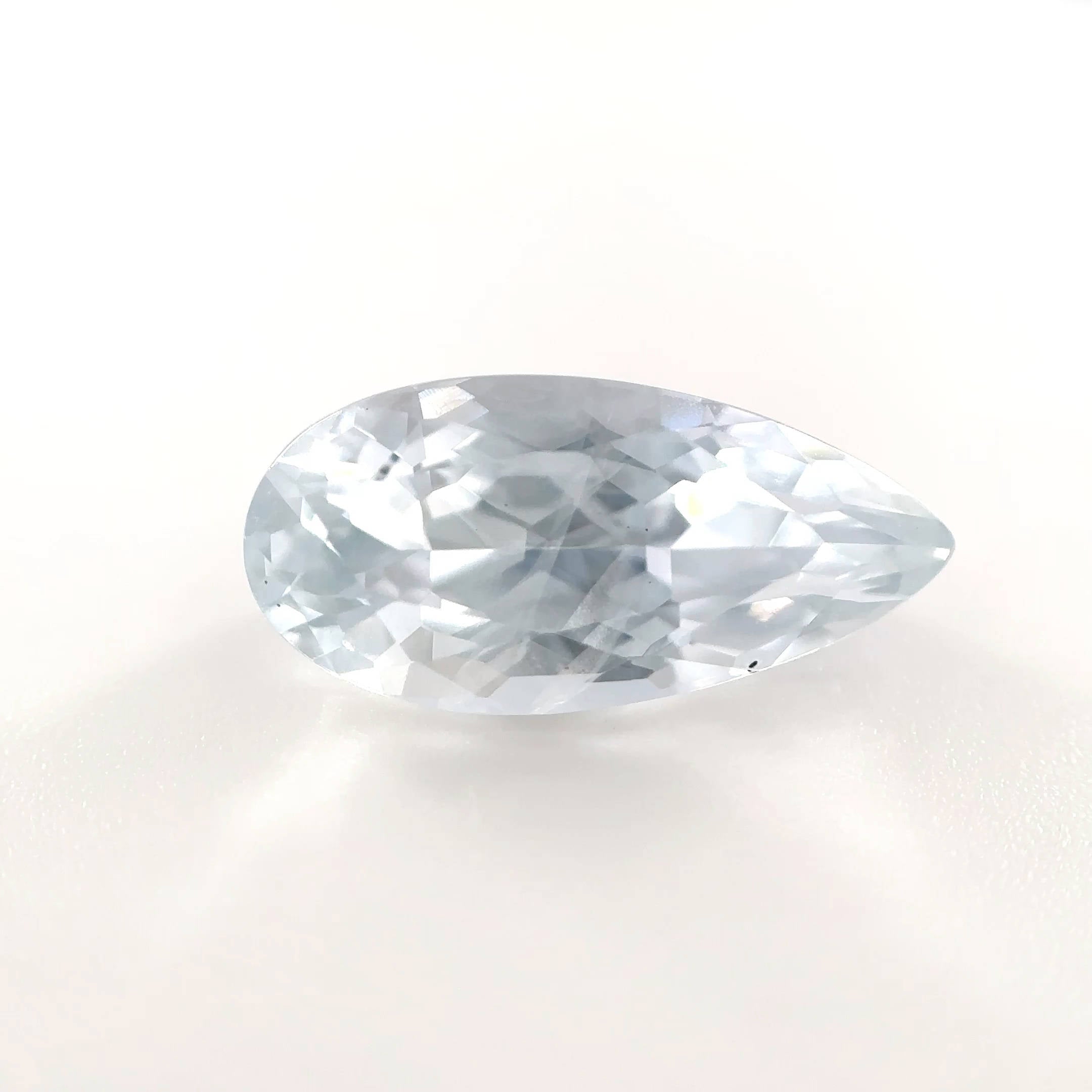 Ice-Blue Saphir - 3.12 ct | Flüstern des Eises