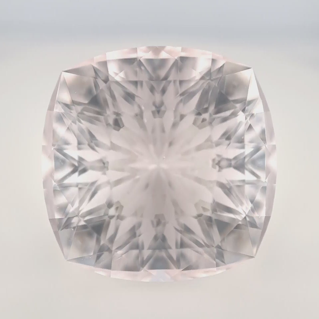 Artist Cut Morganit (31.44 ct) | «Das Herz aus Eisblumen»