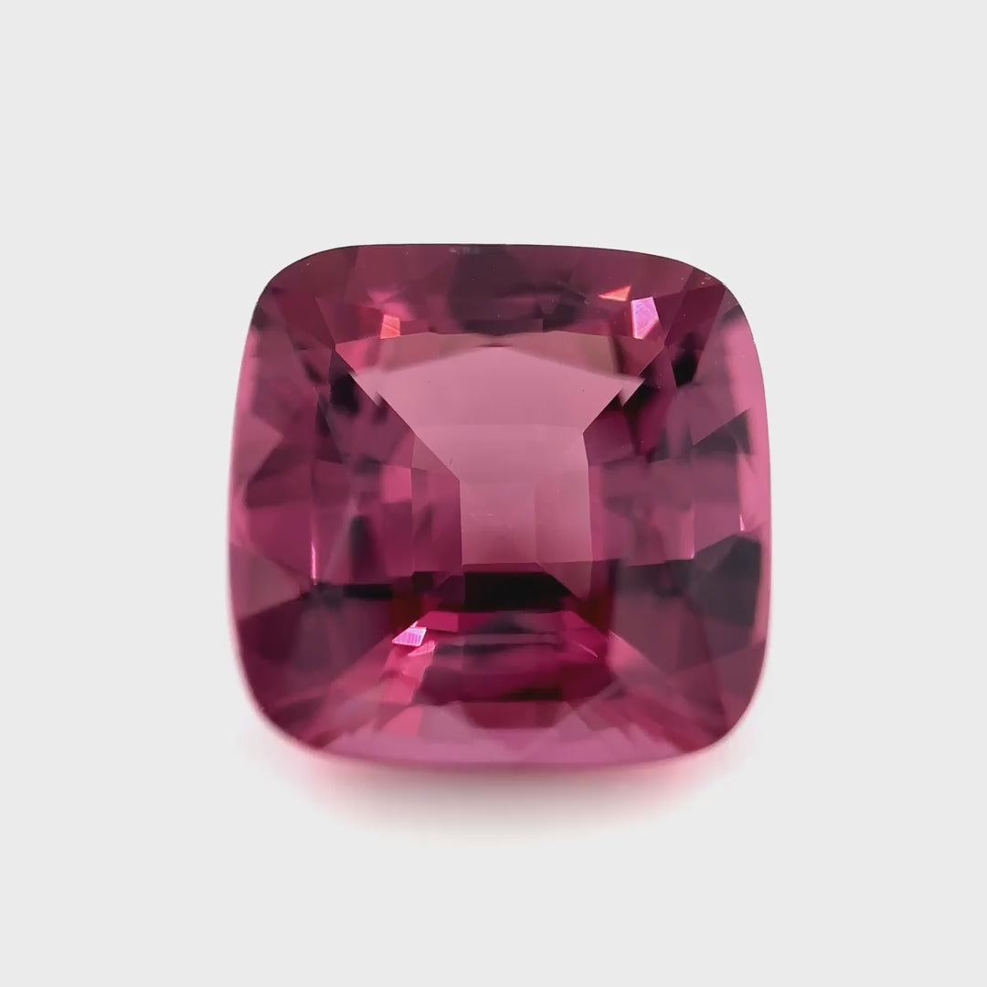 Spinell - 2.4 ct | Das Samtige Herz der Pflaume