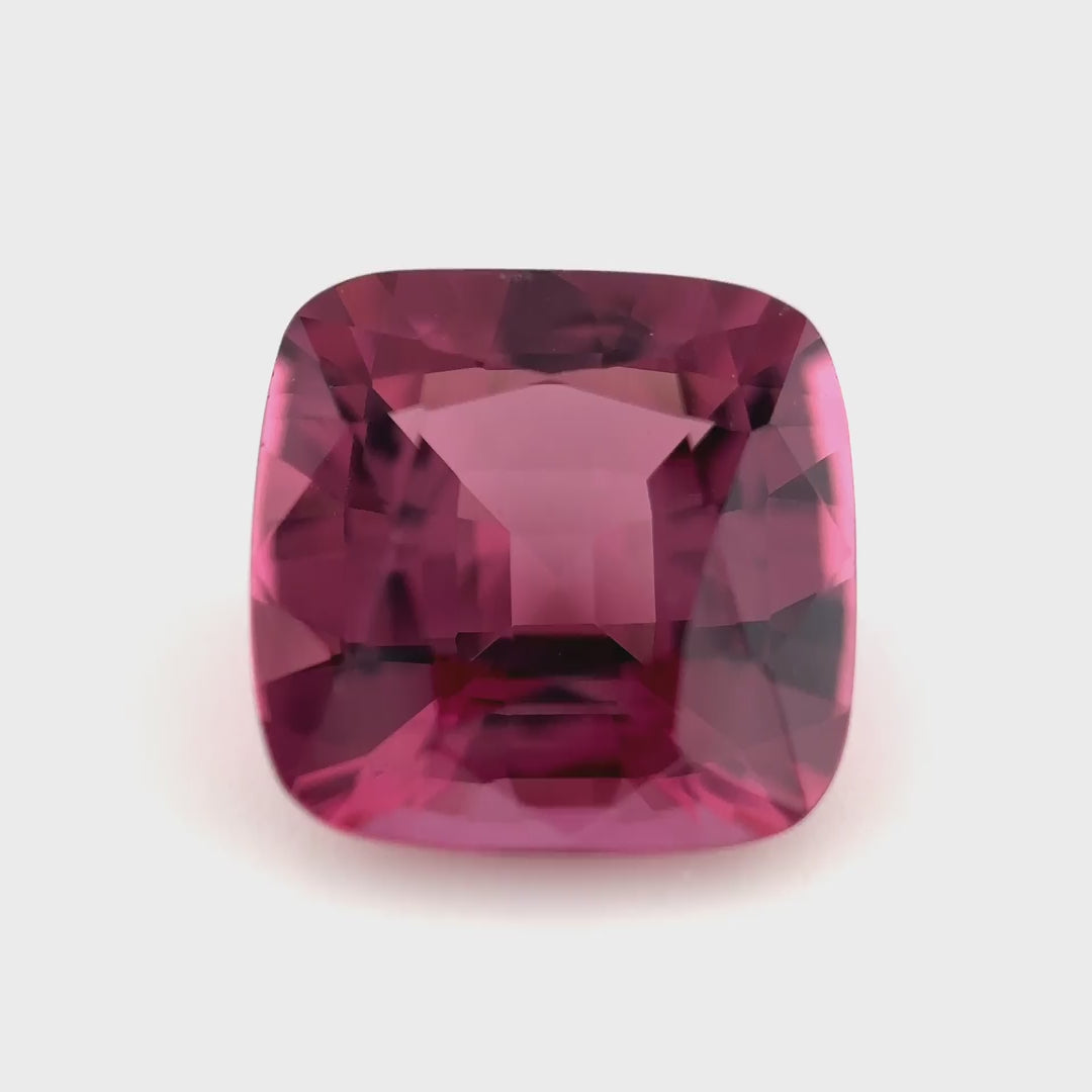 Spinell - 2.4 ct | Das Samtige Herz der Pflaume