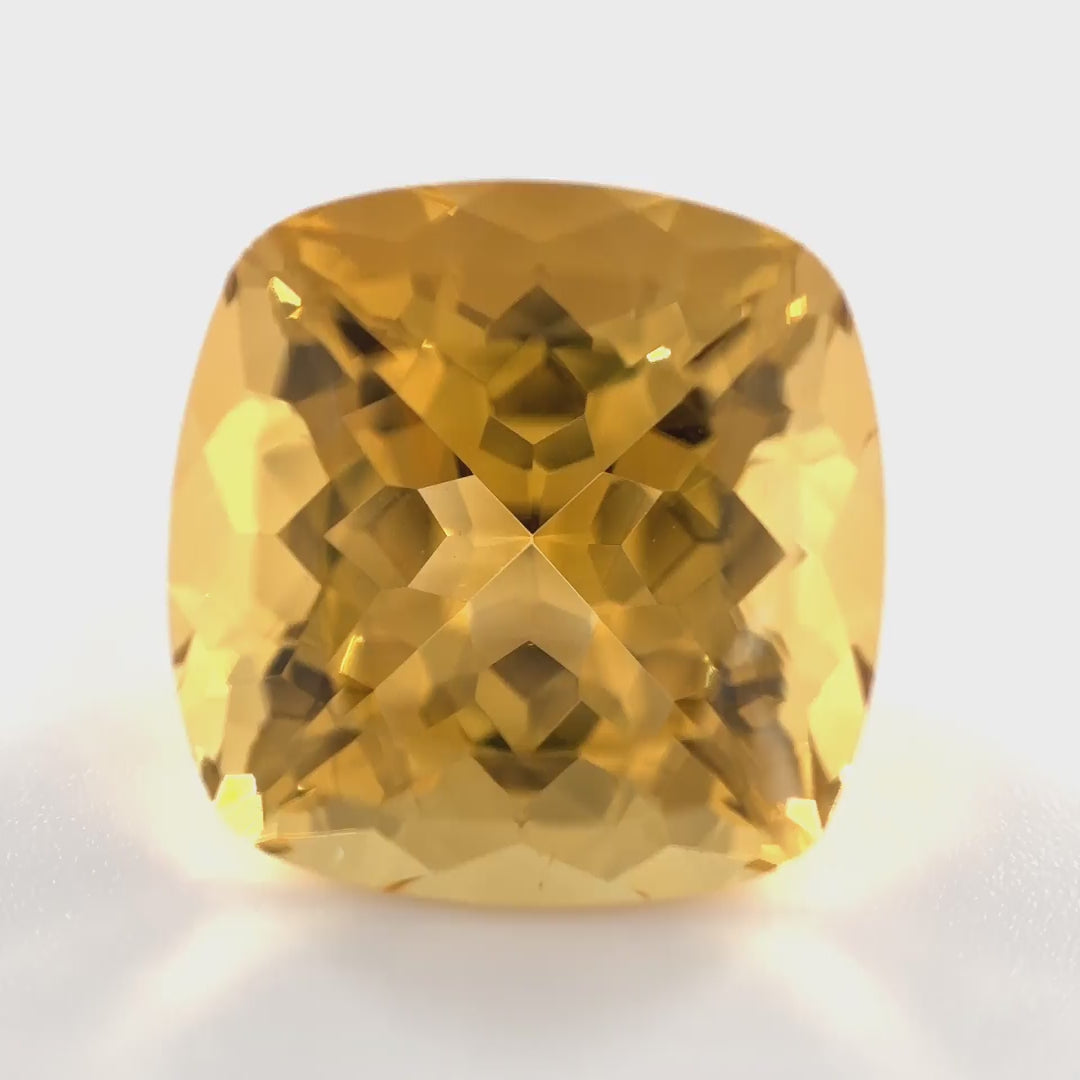 Seltener, unbehandelter Color-Shift Heliodor (6.68 ct) aus der Ukraine im Custom Cut – Edelsteinkabinett.Schweiz
