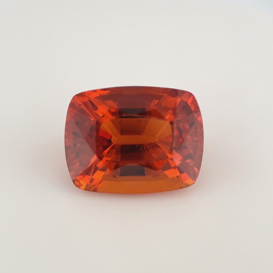 Mandarin-Granat - 4.48 ct | Das Herz des Sonnenfeuers