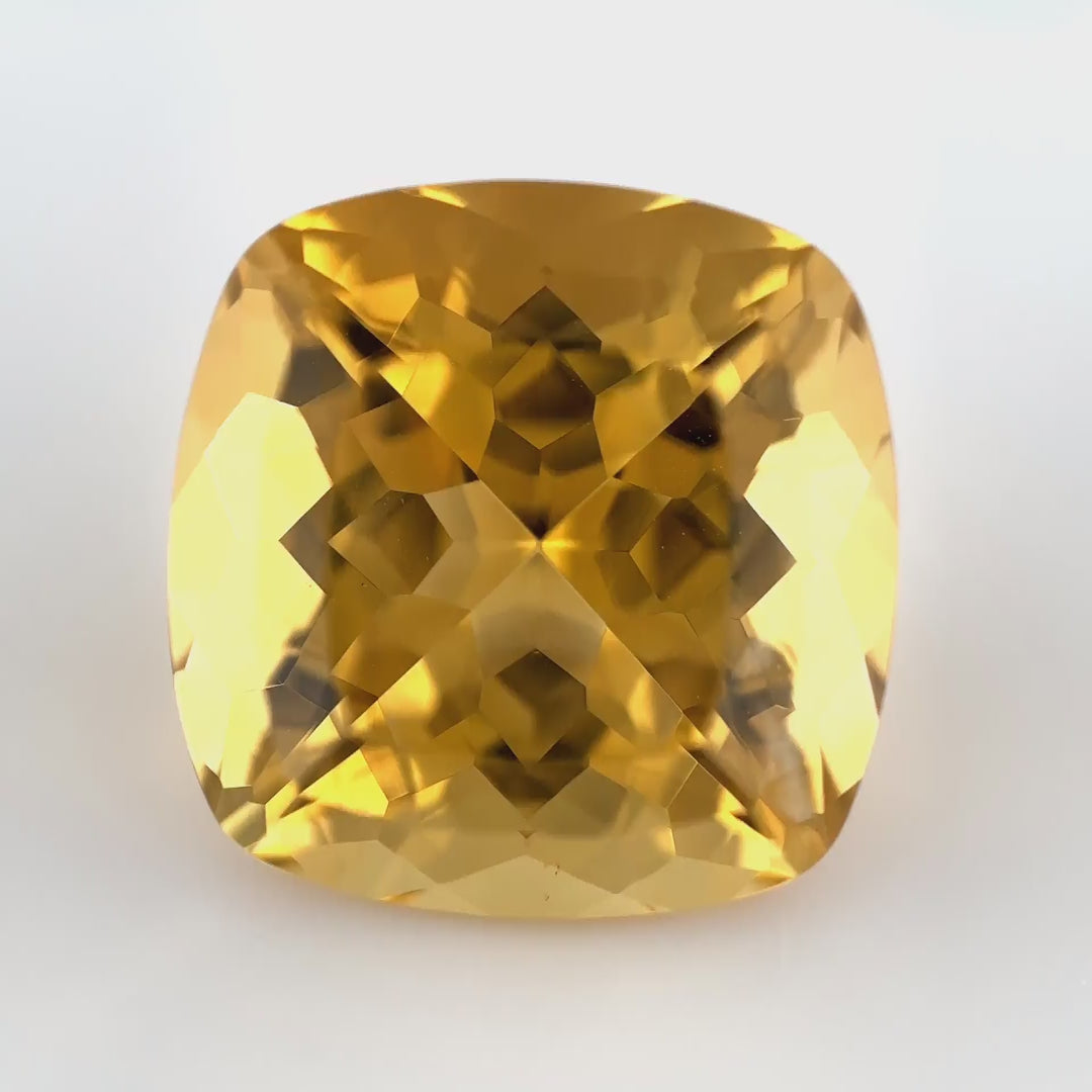 Seltener, unbehandelter Color-Shift Heliodor (6.68 ct) aus der Ukraine im Custom Cut – Edelsteinkabinett.Schweiz