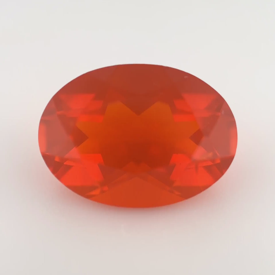 Intensiver Feueropal (2.23 ct) | «Das flüssige Herz des Vulkans»