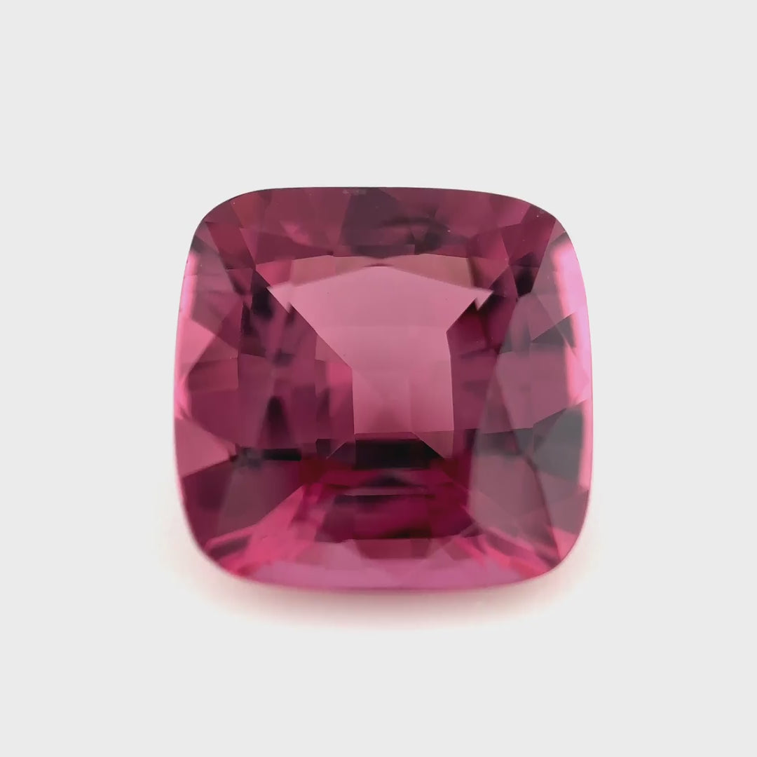 Spinell - 2.4 ct | Das Samtige Herz der Pflaume