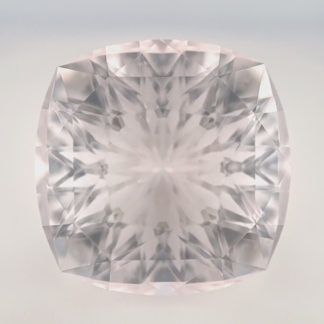 Artist Cut Morganit (31.44 ct) | «Das Herz aus Eisblumen»