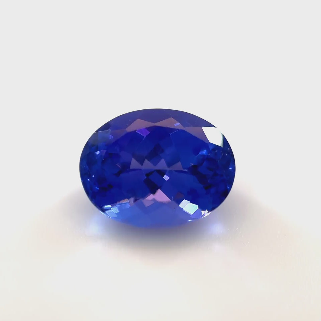 Intensiver, nahezu lupenreiner Tansanit (3.03 ct) im Oval-Schliff  – Edelsteinkabinett.Schweiz