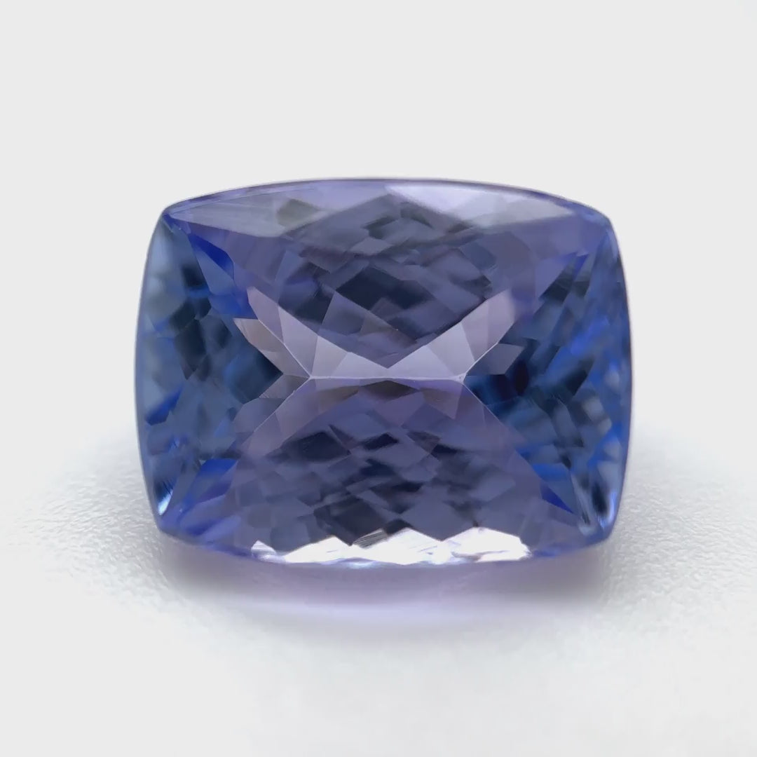 Seltener, unerhitzter Farbwechsel-Tansanit (2.77 ct) mit Color Change Hellblau-Magenta im Kissen-Schliff – Edelsteinkabinett.Schweiz