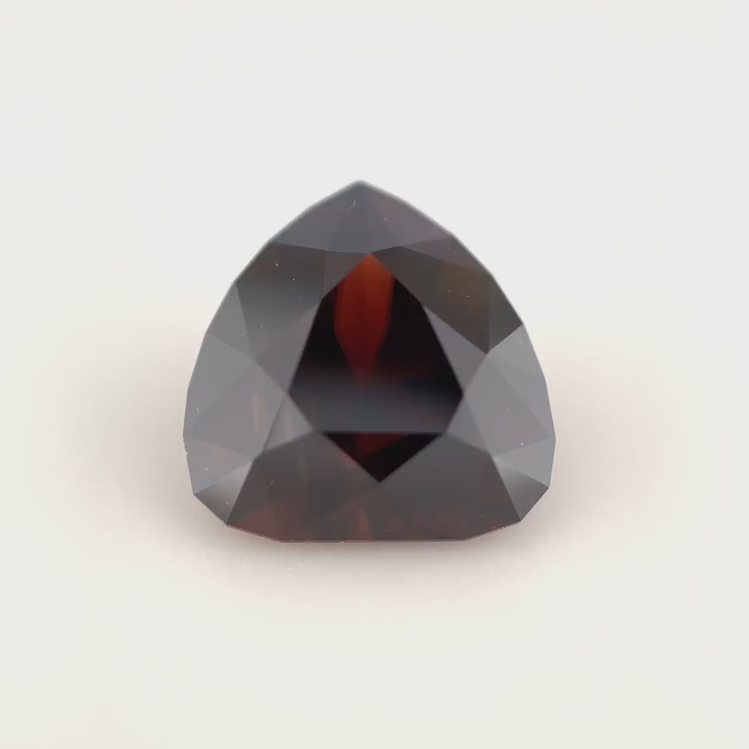Roter Zirkon (Hyazinth) - 3.57 ct | Der Hüter des Urfeuers