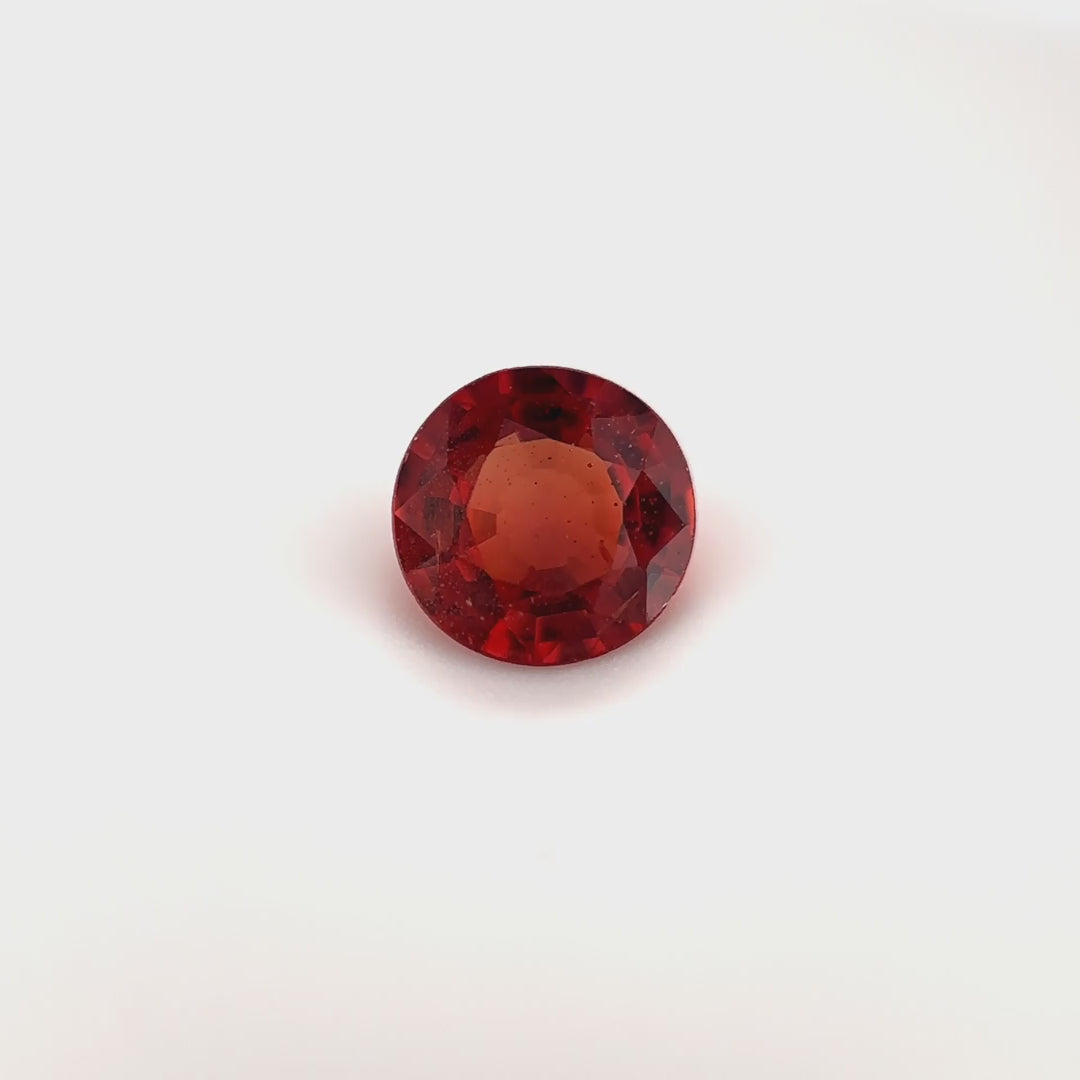 Unbehandelter Spinell Orange-Rot (0.74 ct) rund geschliffen aus Burma – Edelsteinkabinett Schweiz