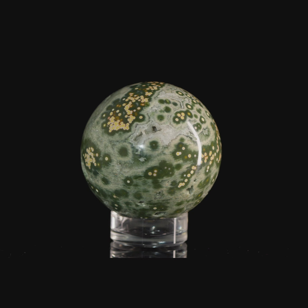 Rare Ozeanjaspis Kugel, Alter Fund aus Marovato (Primärquelle), 270g mit funkelnden Quarzdrusen und sonnigen Orbs