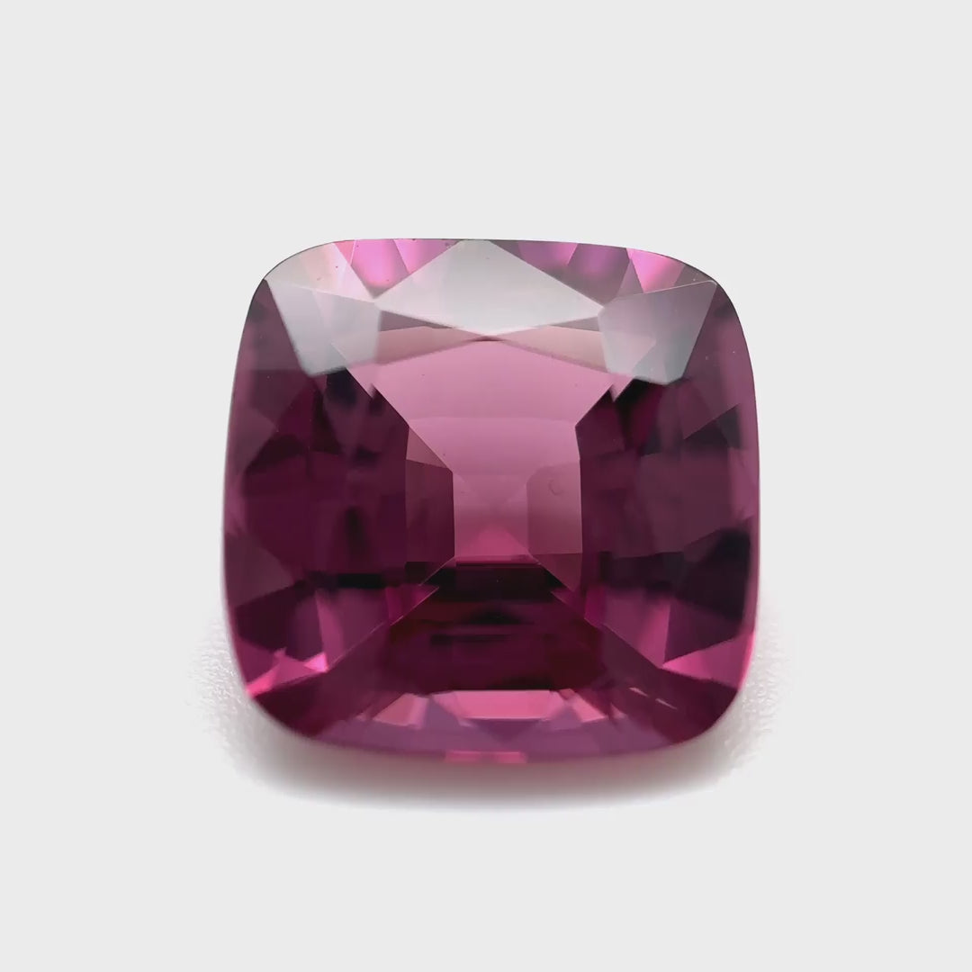 Spinell - 2.4 ct | Das Samtige Herz der Pflaume