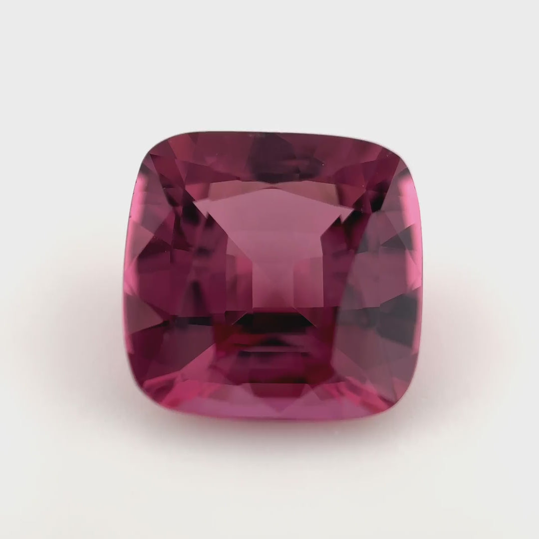 Spinell - 2.4 ct | Das Samtige Herz der Pflaume