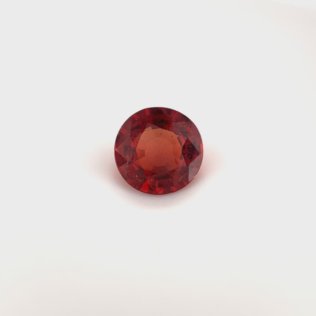 Unbehandelter Spinell Orange-Rot (0.74 ct) rund geschliffen aus Burma – Edelsteinkabinett Schweiz