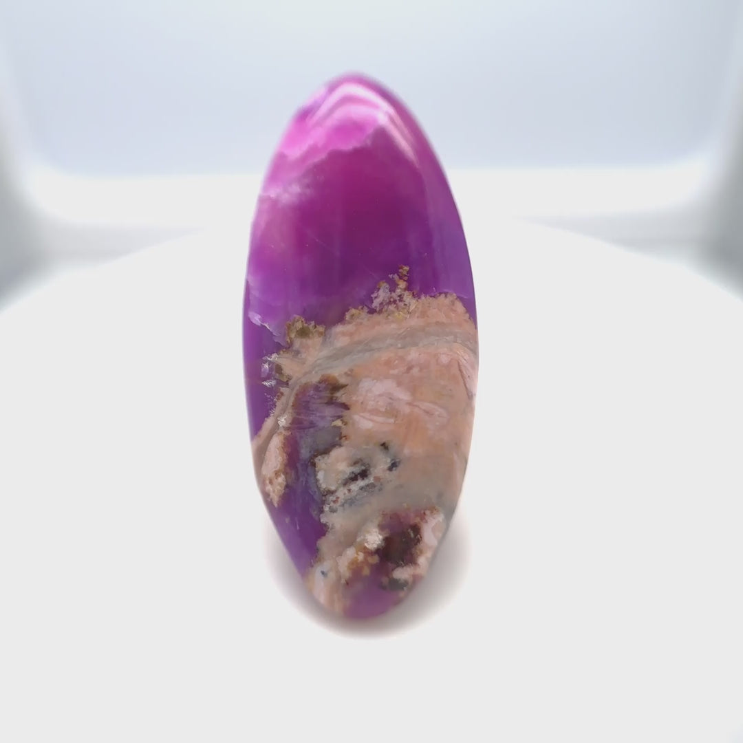 Gel-Sugilith - 10.6 ct | Kalahari-Gemälde