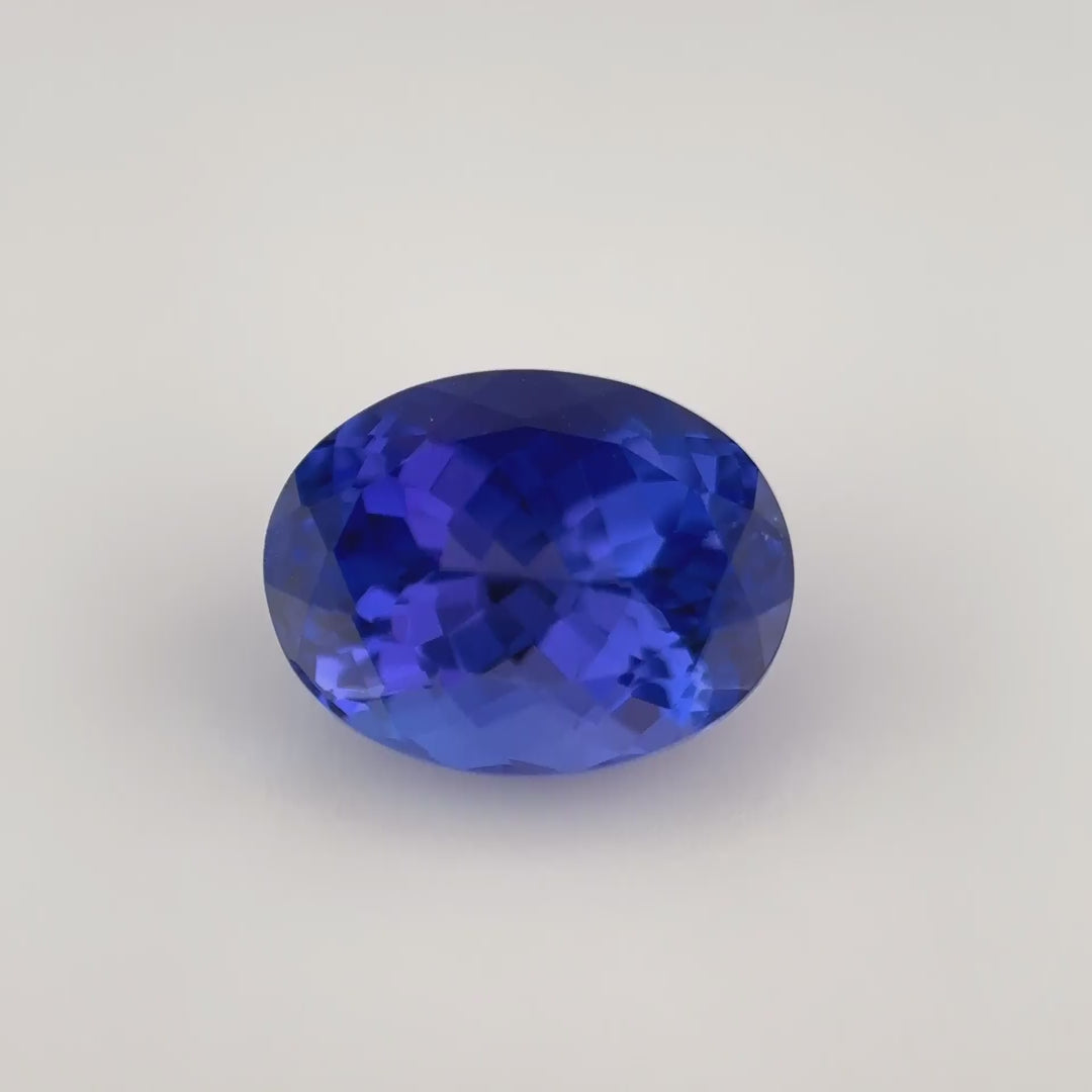 Intensiver, nahezu lupenreiner Tansanit (3.03 ct) im Oval-Schliff  – Edelsteinkabinett.Schweiz