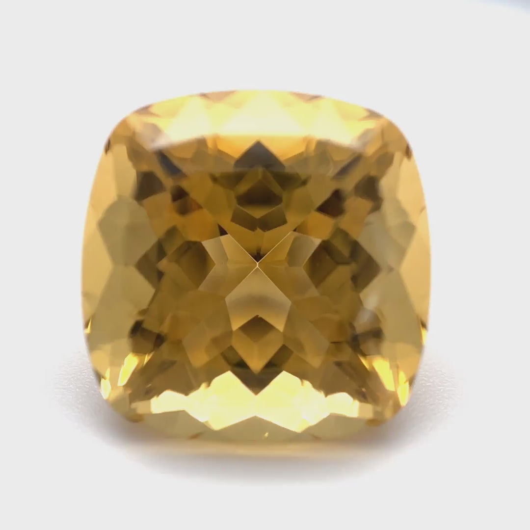 Seltener, unbehandelter Color-Shift Heliodor (6.68 ct) aus der Ukraine im Custom Cut – Edelsteinkabinett.Schweiz