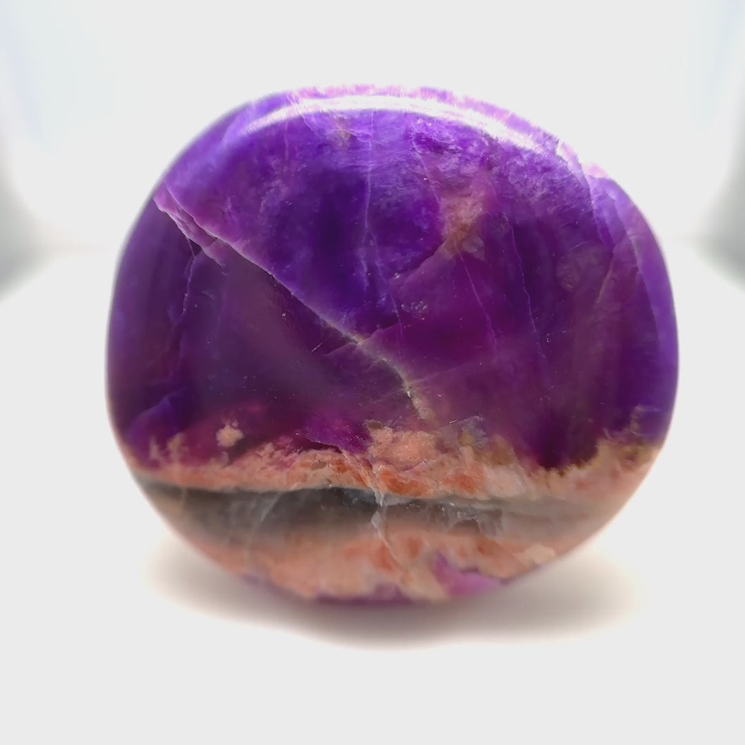 Gel-Sugilith - 25,5 ct | Der Horizont der Kalahari