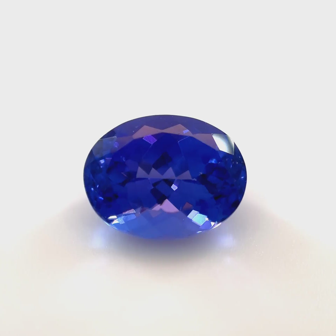Intensiver, nahezu lupenreiner Tansanit (3.03 ct) im Oval-Schliff  – Edelsteinkabinett.Schweiz