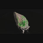 Uwarowit Granat - exklusive doppelseitige Mineralstufe mit dichter natürlicher Kristallstruktur (Video von Rückseite)